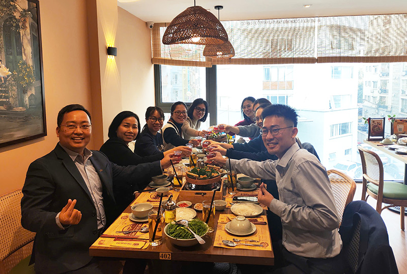 Khách hàng review Chả cá Kẻ Chợ