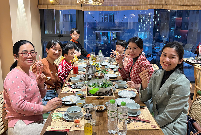 Khách hàng review Chả cá Kẻ Chợ